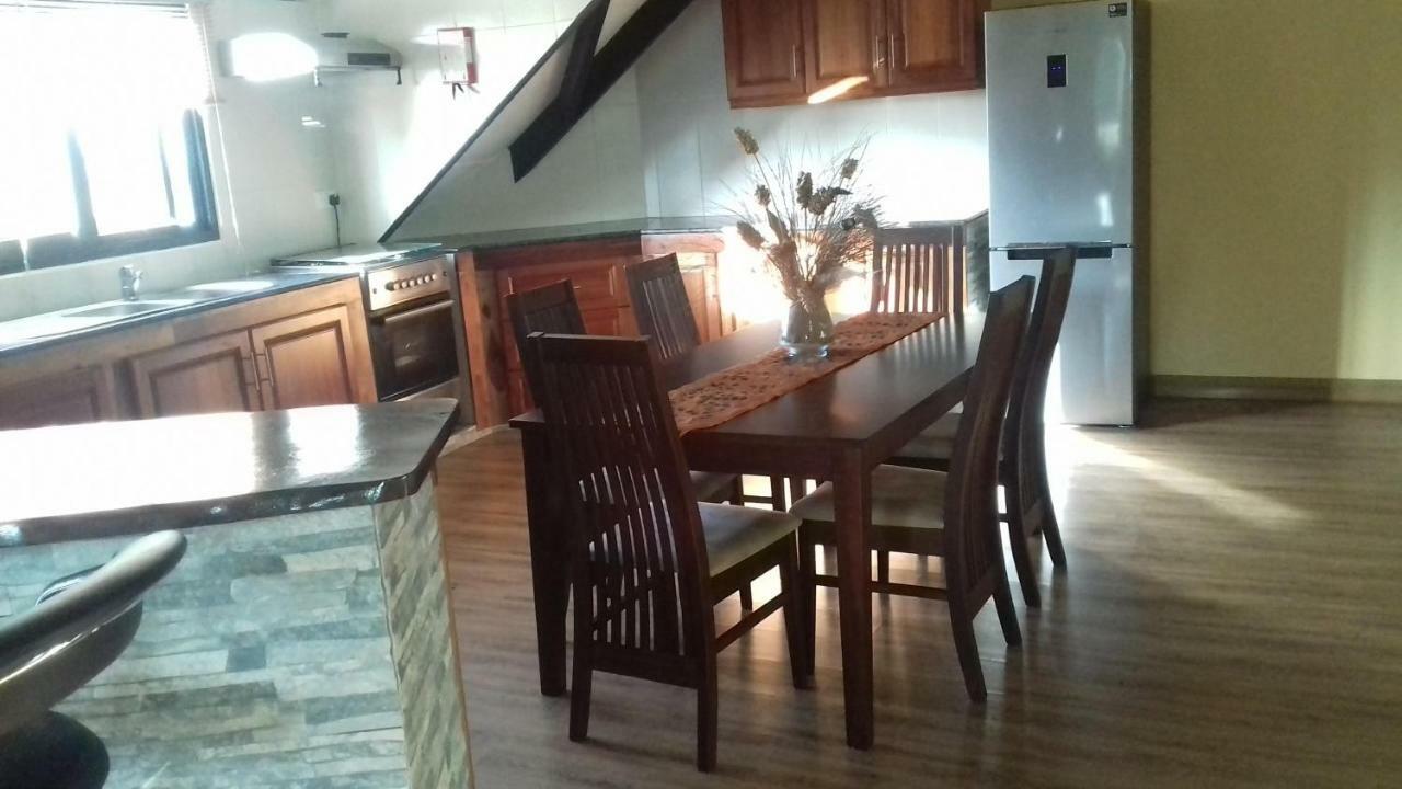 Shay Lyah Self Catering Leilighet Victoria Eksteriør bilde