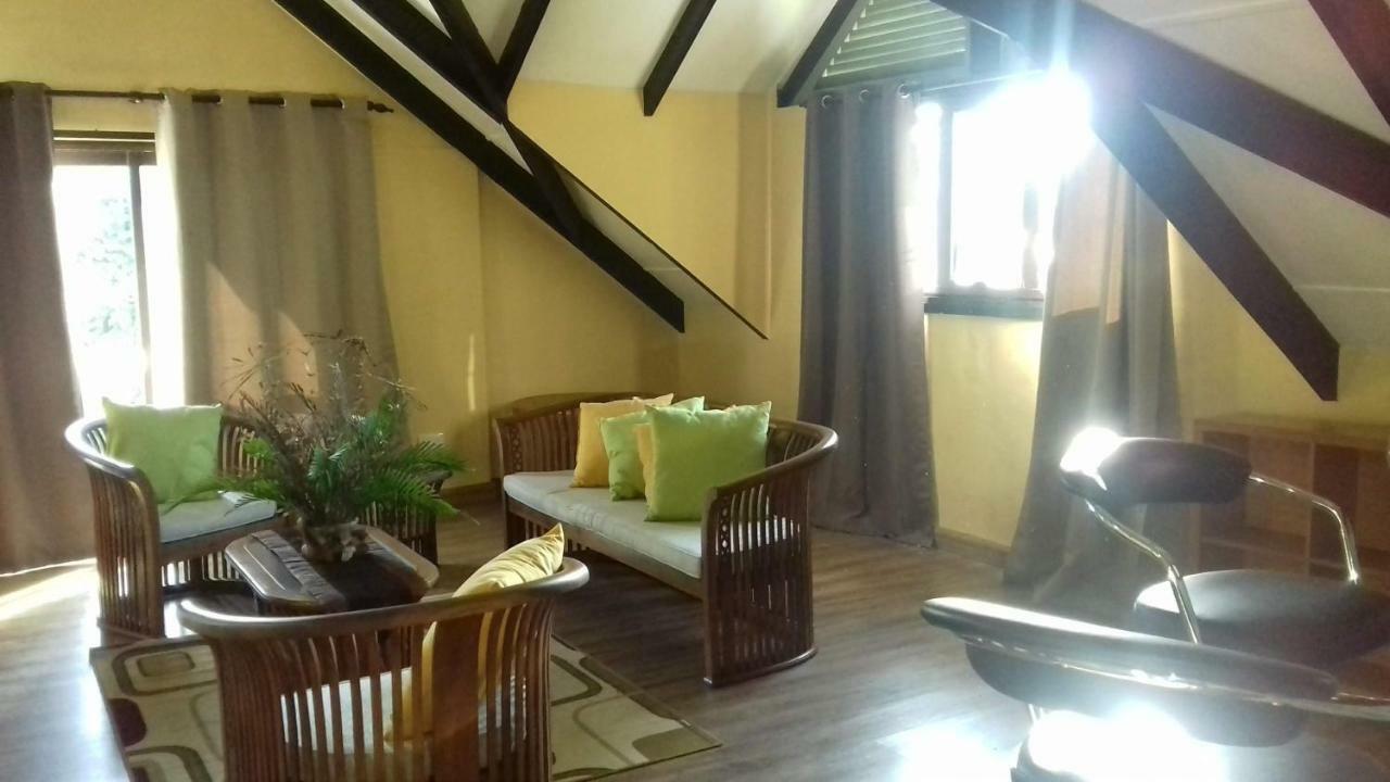 Shay Lyah Self Catering Leilighet Victoria Eksteriør bilde